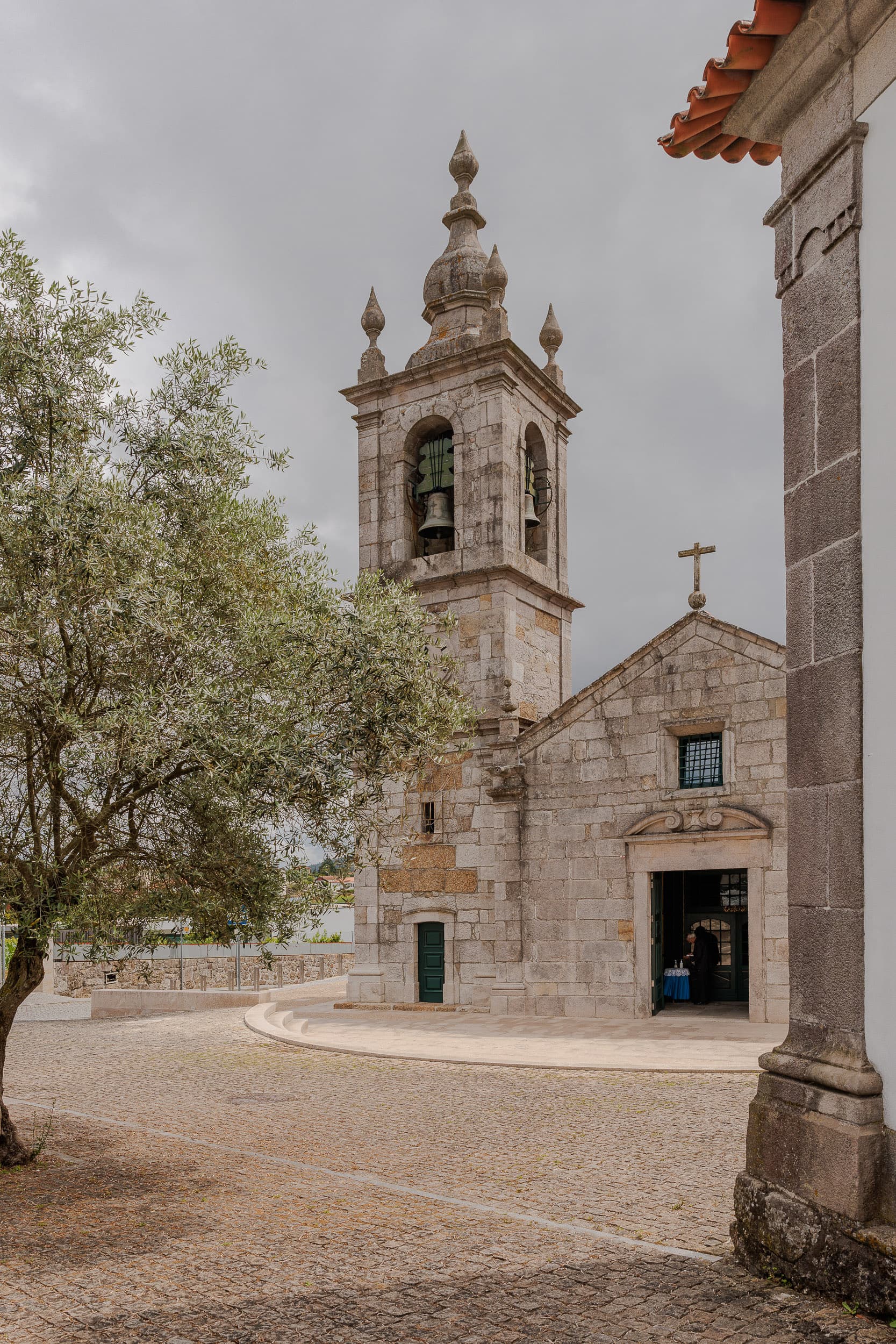 Álbum e memórias — imagem ilustrativa de mood editorial